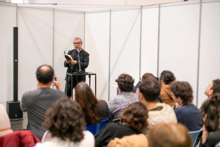 كَيْفَ اصْطَدْتِ قَلْبيَ