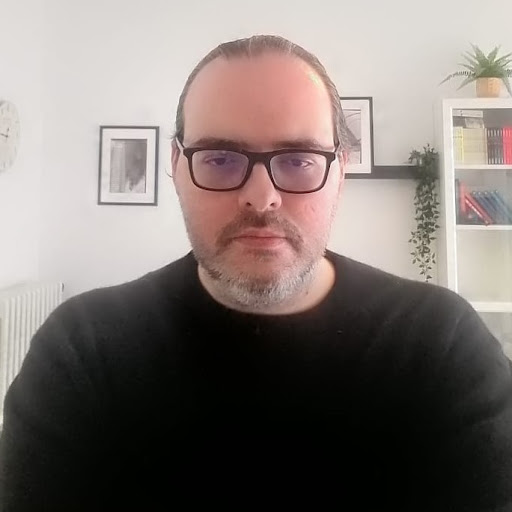 الشاعر الإيطالي إيفان بوزوني: رجل عجوز عاش كحاجز الرياح!