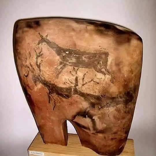 خزفيات ليلى آدم: تأملات مبدعة في الثقافة والتاريخ والهوية السودانية