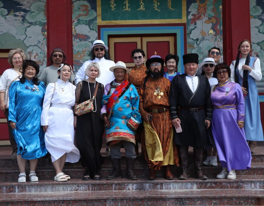 مبدعو 100 دولة في مؤتمر منظمة كُتَاب العالم