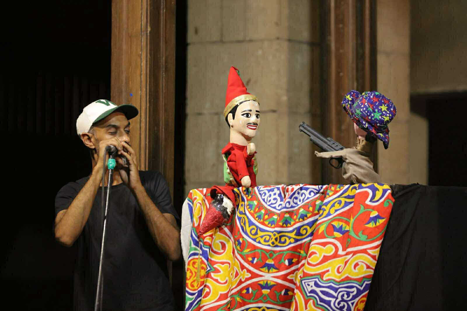 الديك المخادع وراية المقاومة