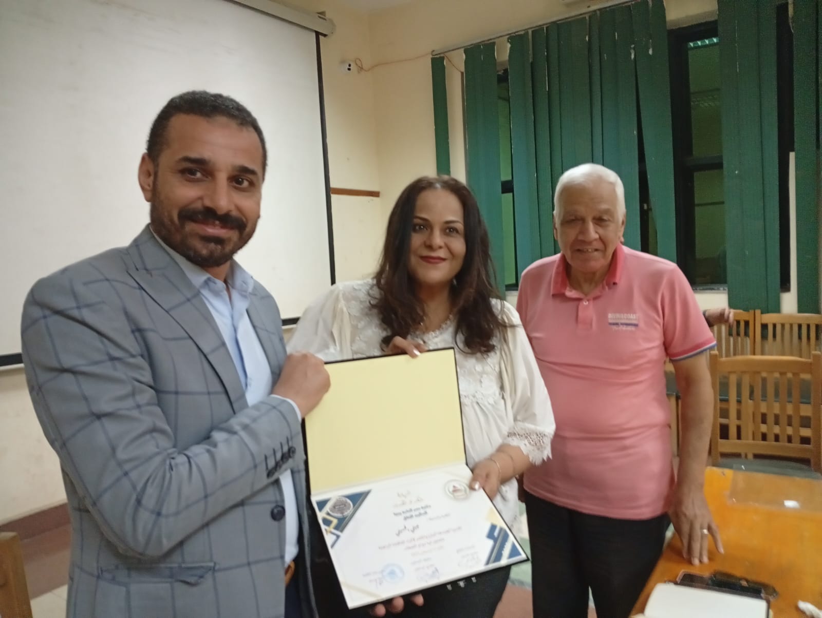 جيني حسين من المملكة المتحدة إلى “بنها العسل”