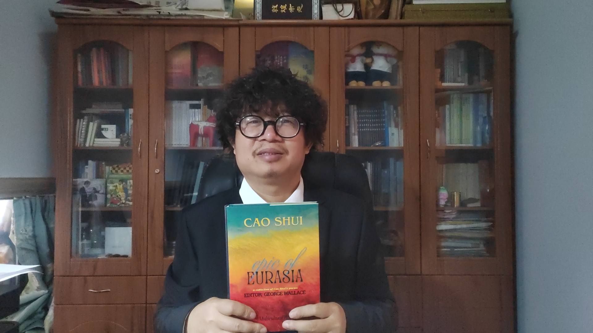 تحية العام الجديد من شاعر الصين تشاو شوي  