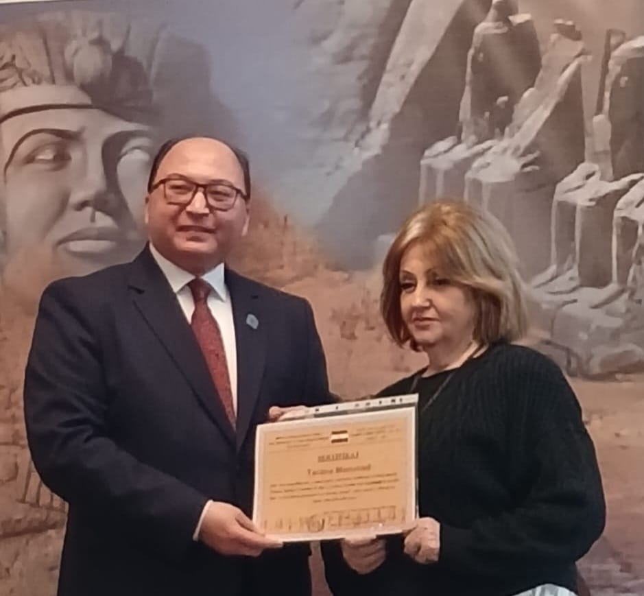 سفارة مصر في باكو تكرم الأديبة الأذربيجانية ترانة محمد