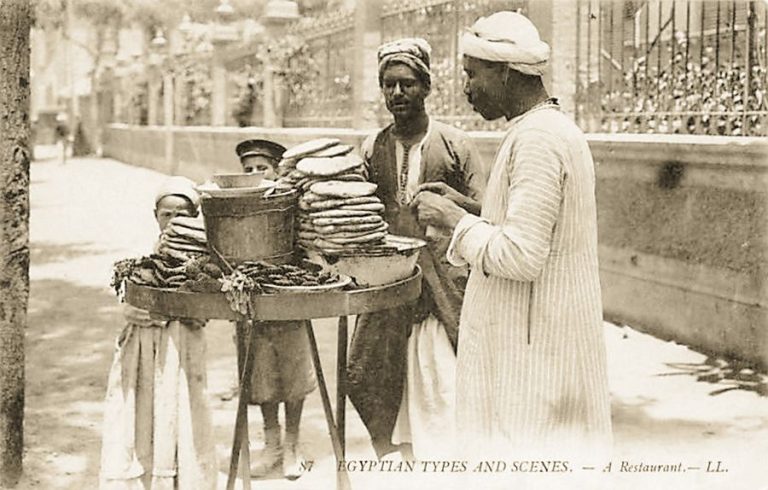 طعمية سخنة… الحارة المصرية حين تتحول إلى ذاكرة إنسانية نابضة