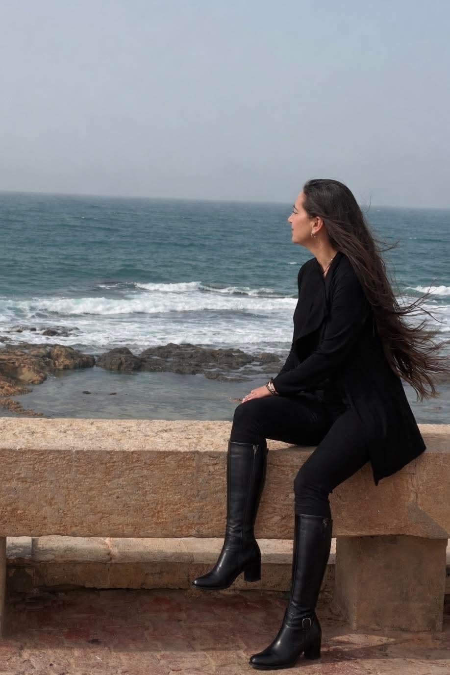 الغياب عن القرار |  قصيدة : ريتا نجيب نفاع