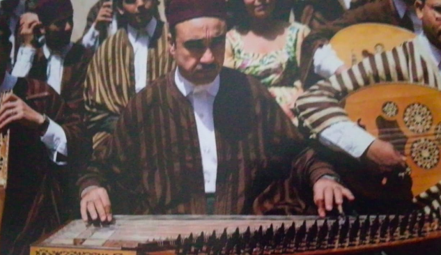 قدور الجزيري … قرن من الفن … من العزف على النول إلى العزف على القانون